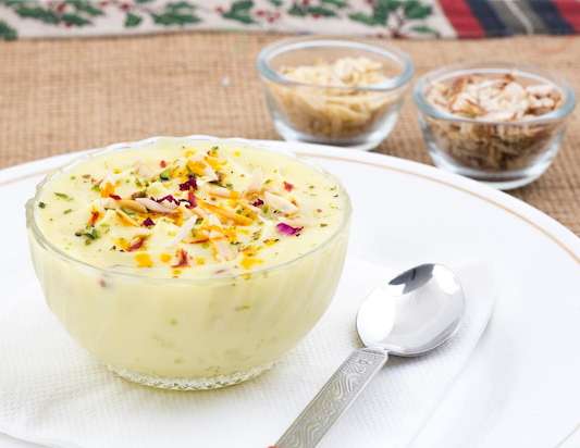 Instant Shrikhand Recipe – Flavoured Yogurt Dessert